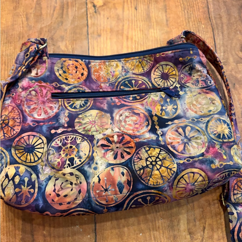 Handmade Batik Woman’s Bag - Picture 5 of 9